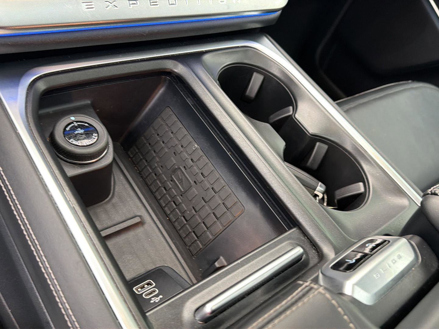 Certified 2025 Ford Expedition Platinum w/ Stealth Appearance Package AWD/4WD image 28