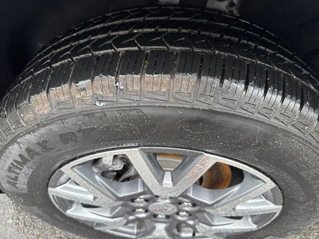 Used 2023 GMC Acadia SLT AWD/4WD image 14