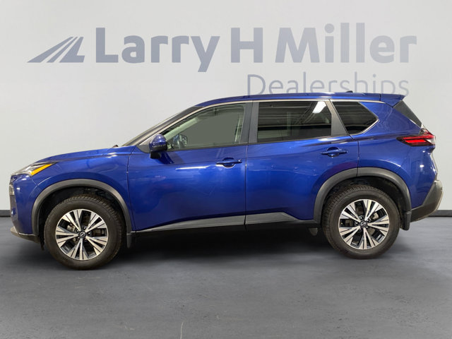 Used 2022 Nissan Rogue SV AWD/4WD image 2