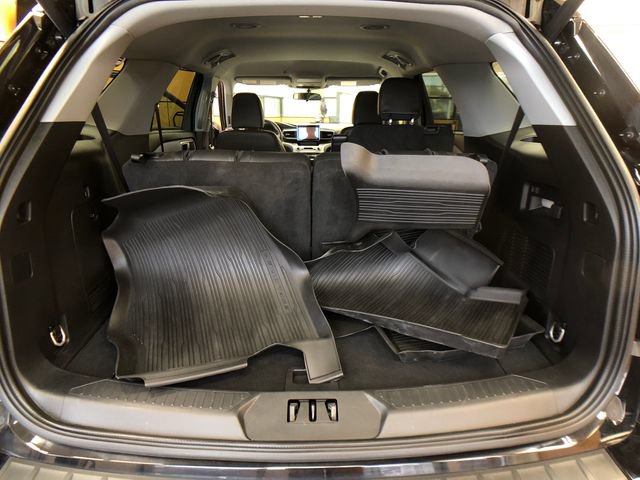 Certified 2023 Ford Explorer XLT w/ Equipment Group 202A AWD/4WD image 23