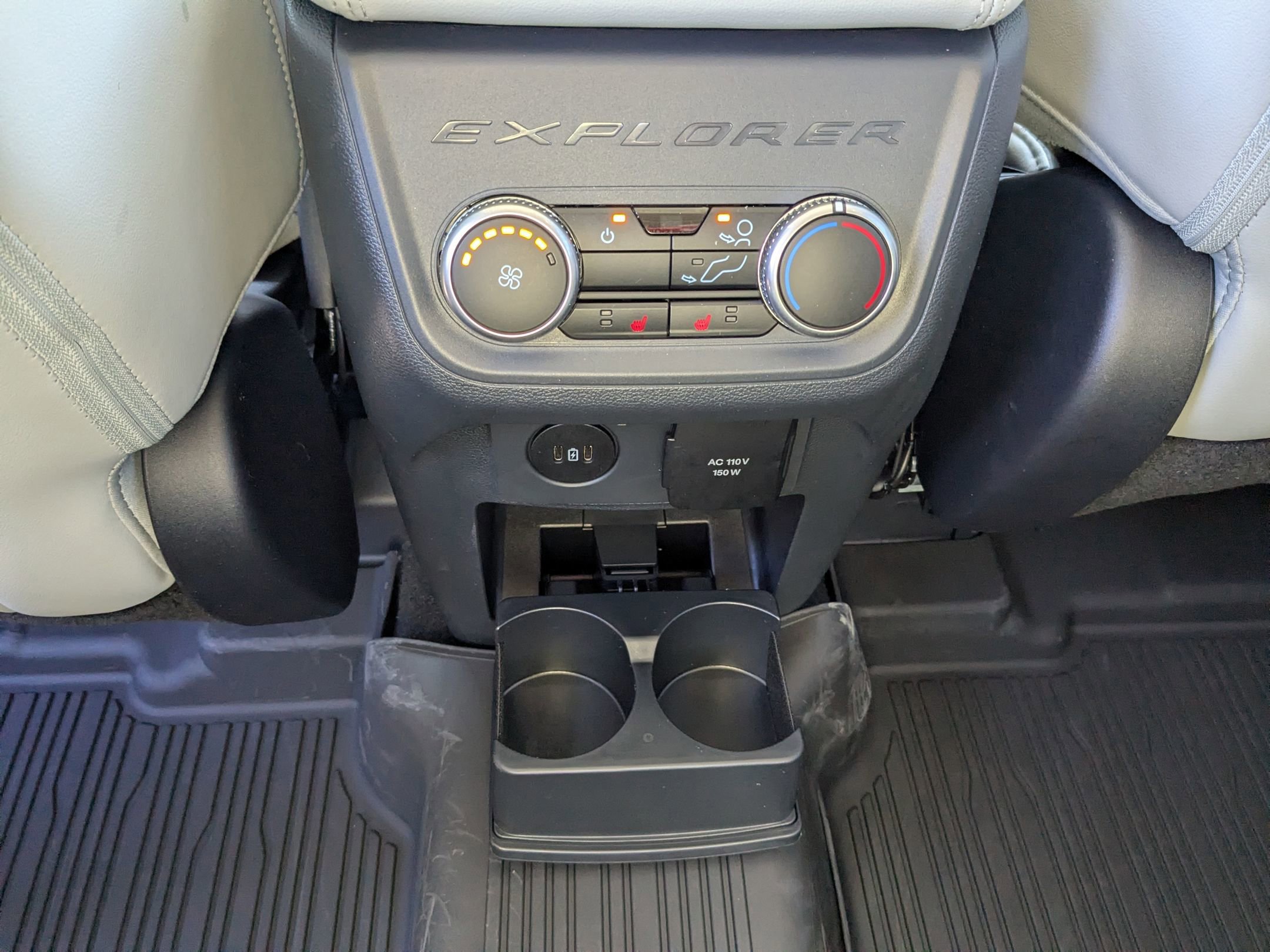 Certified 2025 Ford Explorer Platinum w/ LUX Leather Package image 35