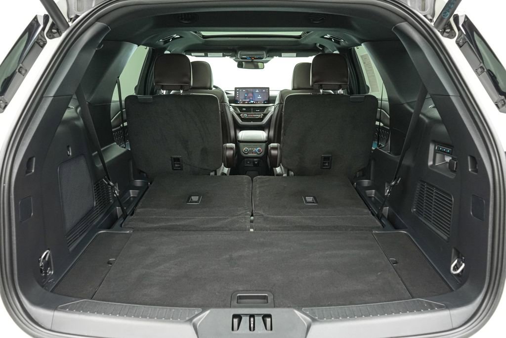Certified 2025 Ford Explorer Platinum w/ Ultimate Package AWD/4WD image 24