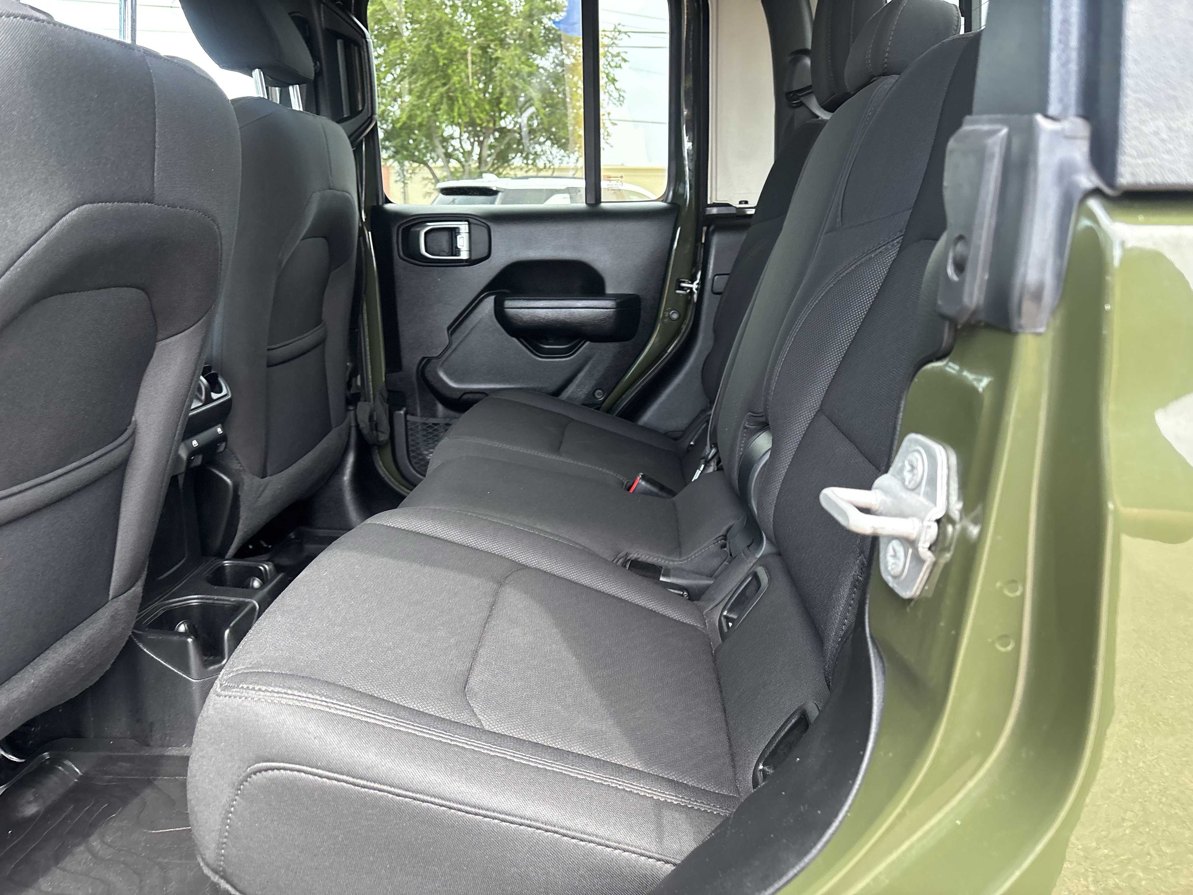 Used 2022 Jeep Gladiator Sport AWD/4WD image 14