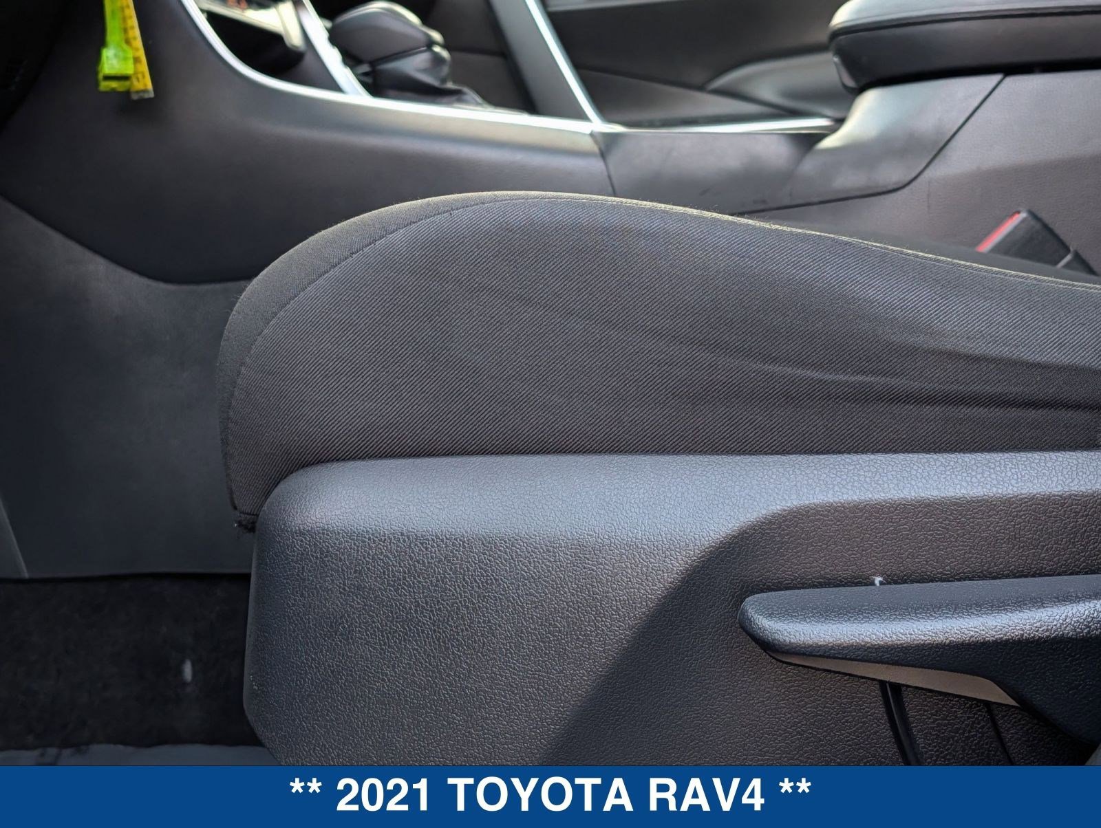 Used 2021 Toyota RAV4 LE image 21