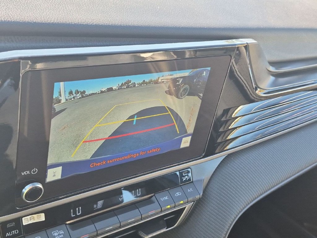 Used 2025 Toyota Camry SE FWD image 17