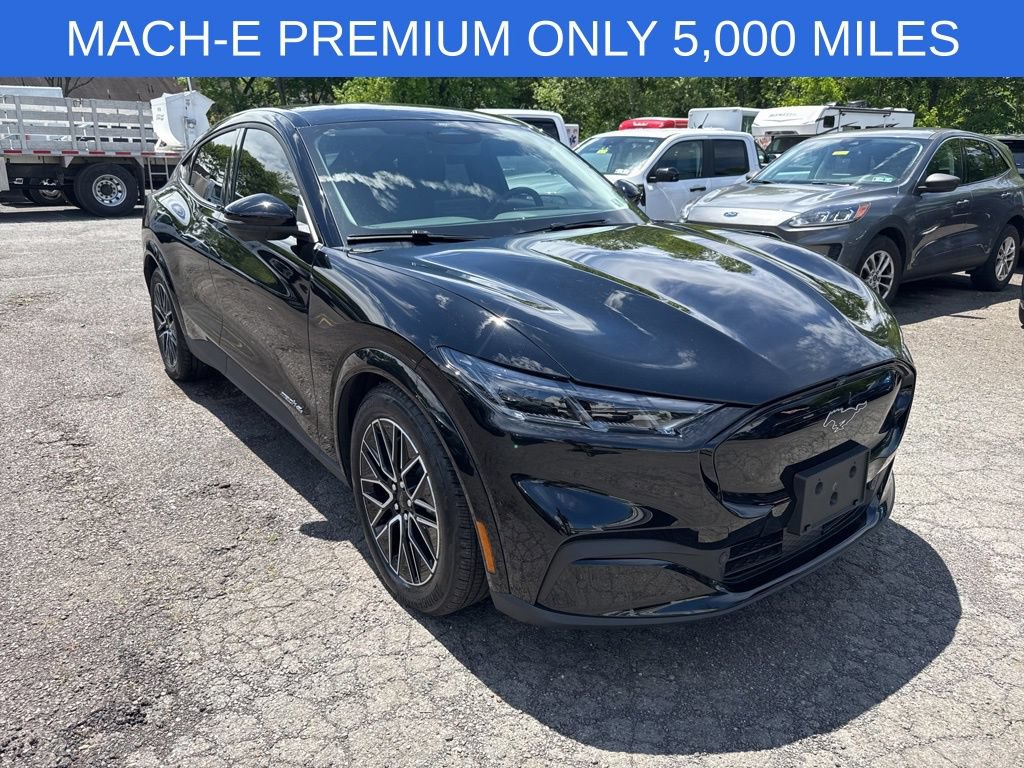 Certified 2025 Ford Mustang Mach-E Premium AWD/4WD image 3