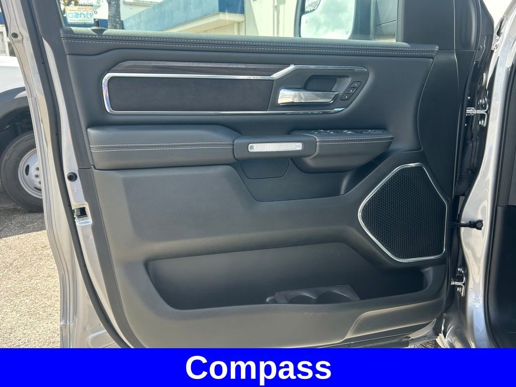 Used 2025 RAM 1500 Laramie AWD/4WD image 38