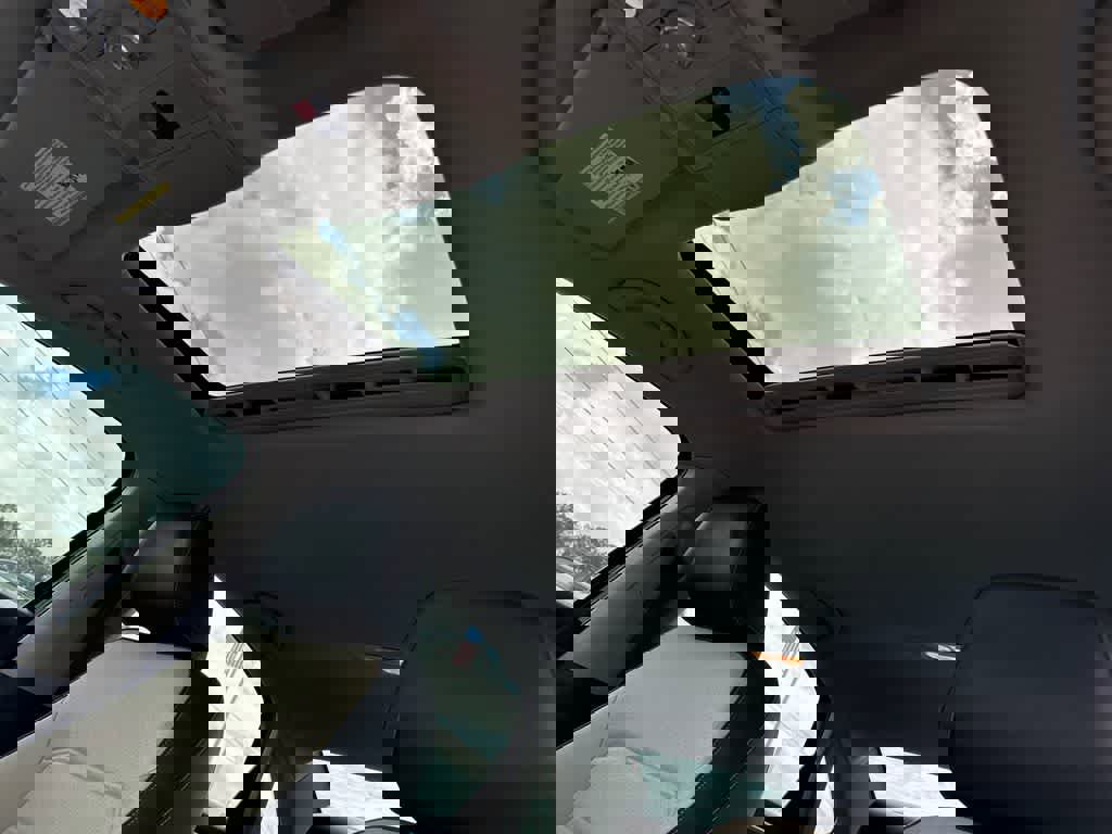 Used 2020 Volkswagen Passat 2.0T R-Line image 31