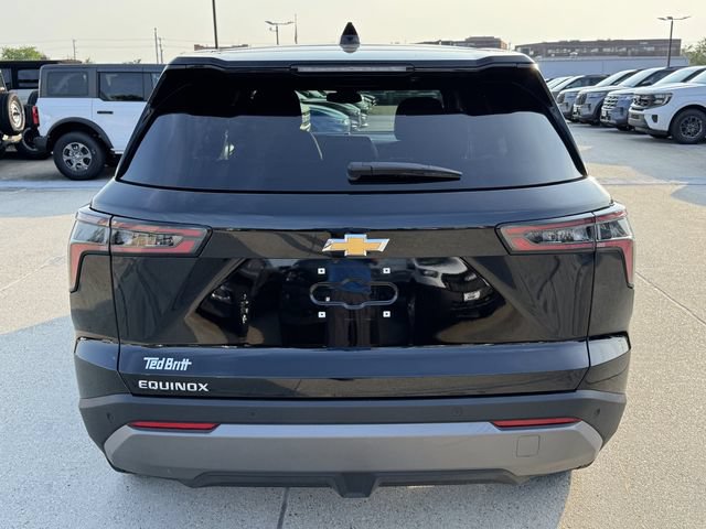 Used 2026 Chevrolet Equinox LT FWD image 9