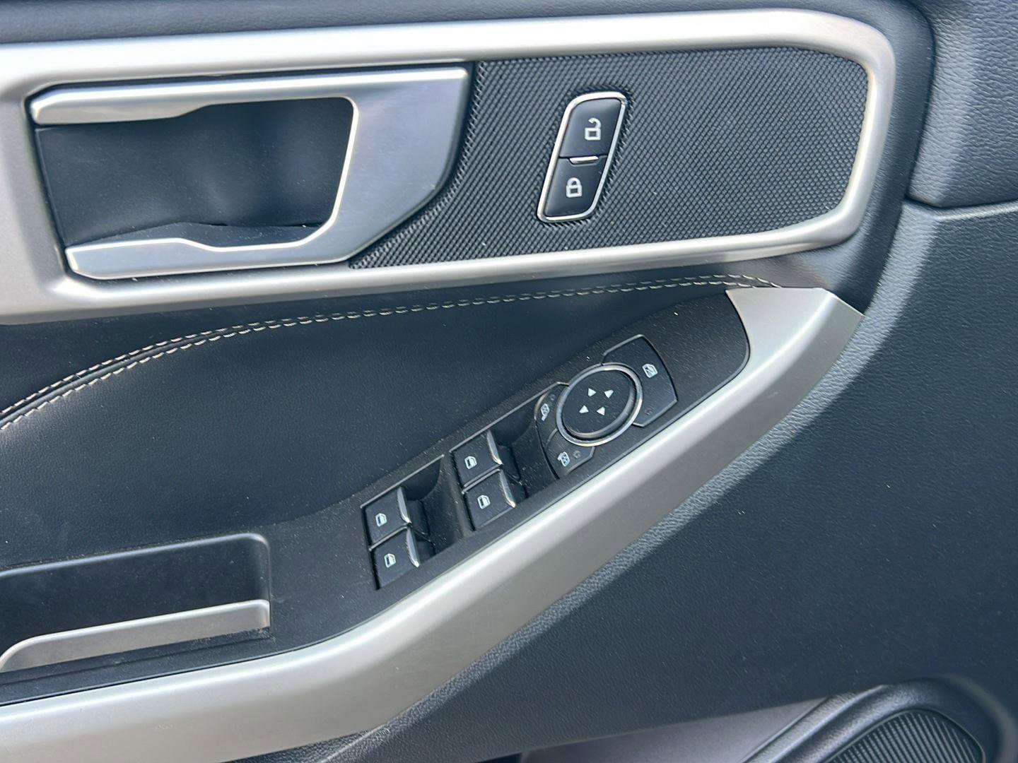 Certified 2023 Ford Explorer XLT image 31