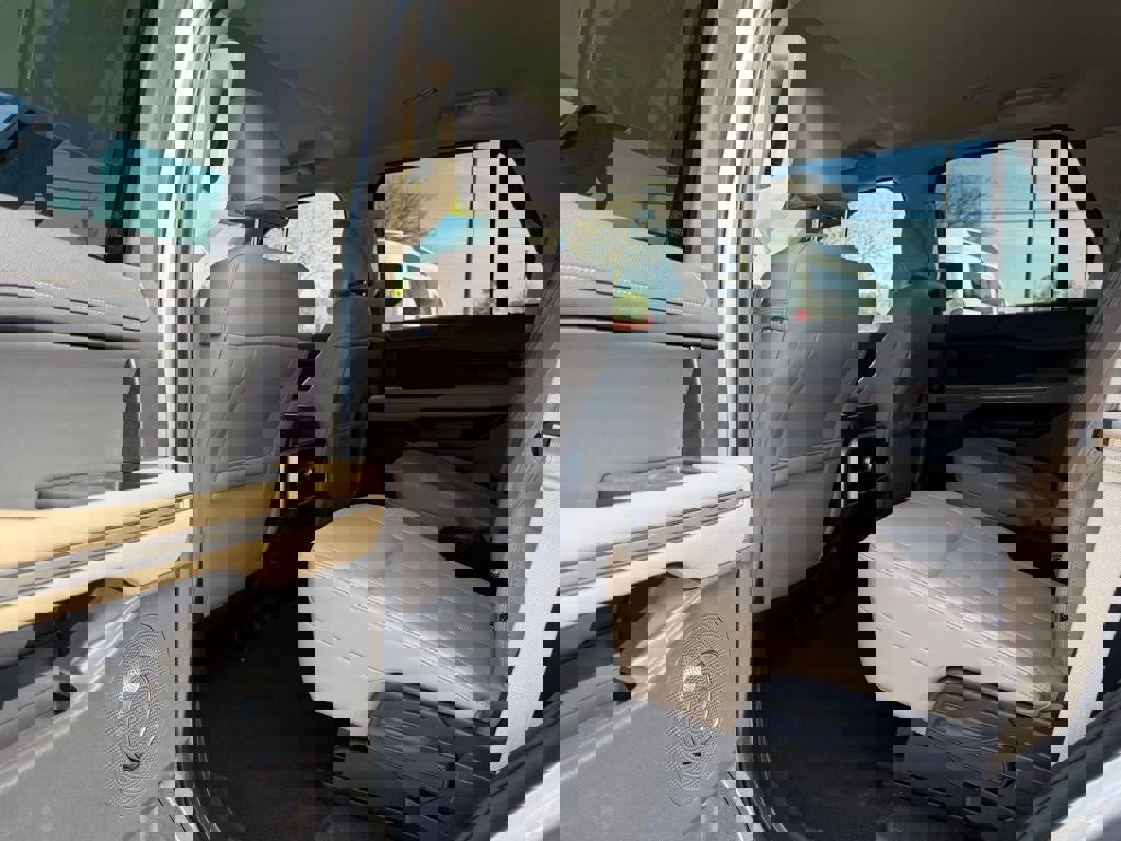 Certified 2024 Ford Expedition XLT image 27