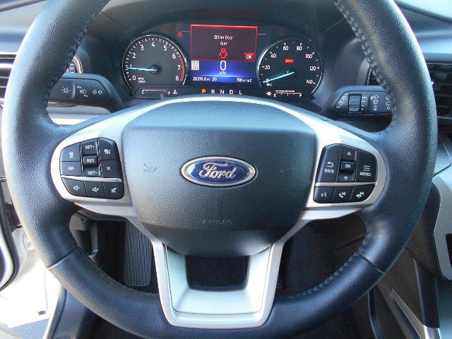Certified 2023 Ford Explorer XLT w/ Equipment Group 202A RWD image 4