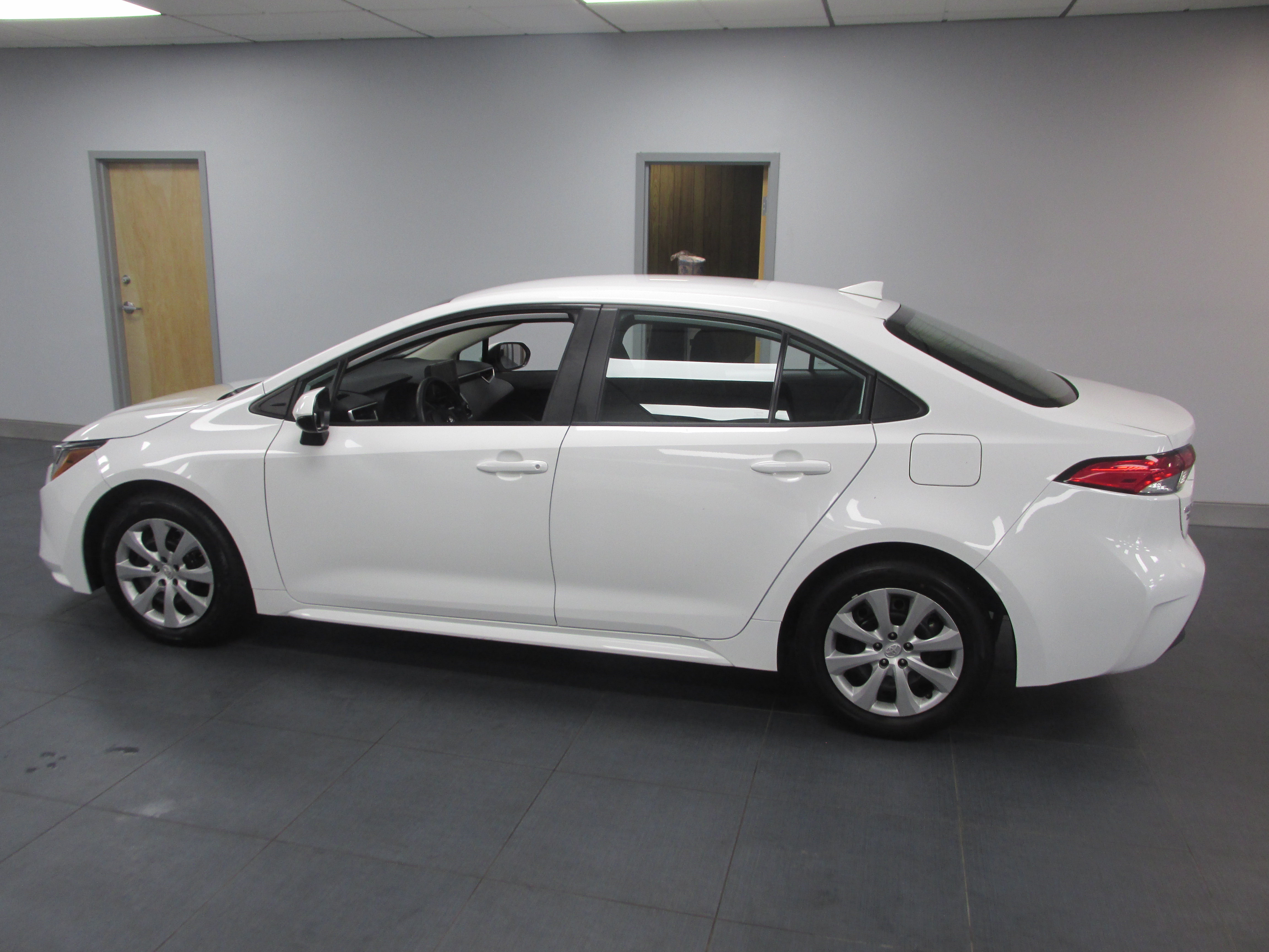 Used 2024 Toyota Corolla LE FWD image 7