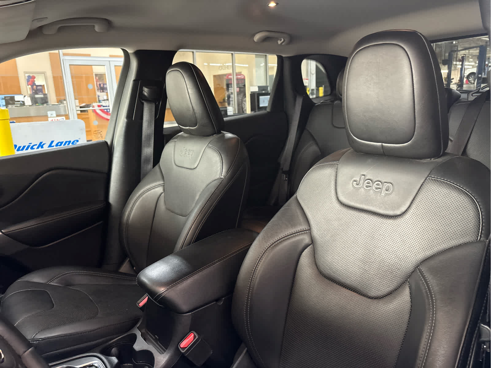 Used 2020 Jeep Cherokee Limited AWD/4WD image 27