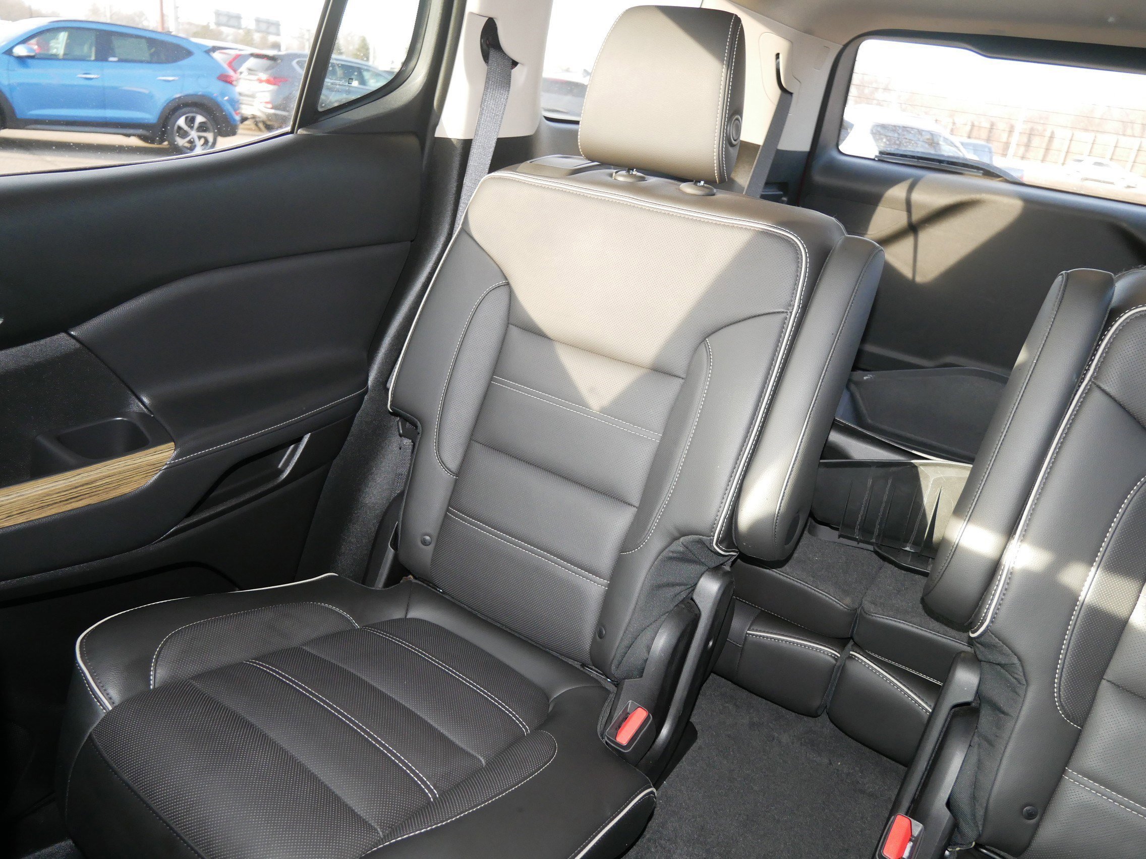 Used 2018 GMC Acadia Denali image 12