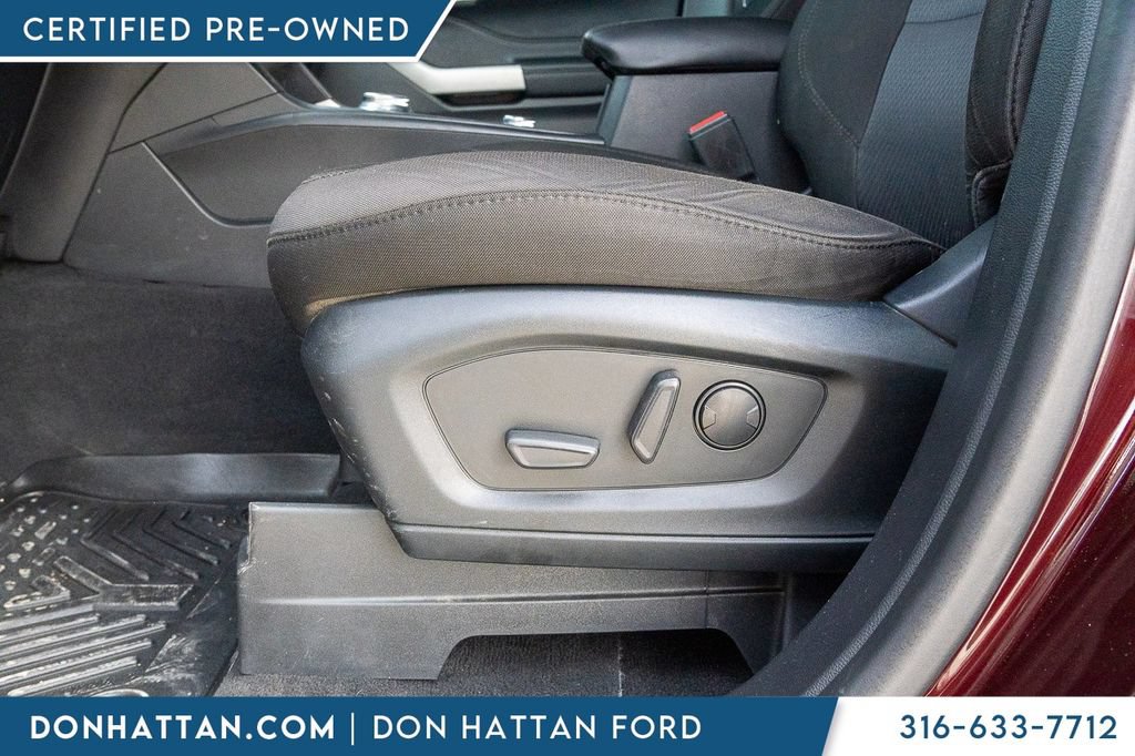 Certified 2022 Ford Explorer XLT w/ Class IV Trailer Tow Package AWD/4WD image 18