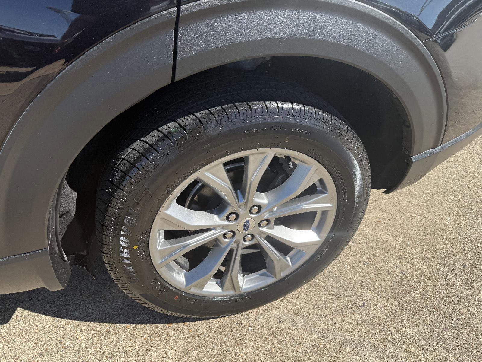 Certified 2022 Ford Explorer XLT w/ Equipment Group 202A image 16