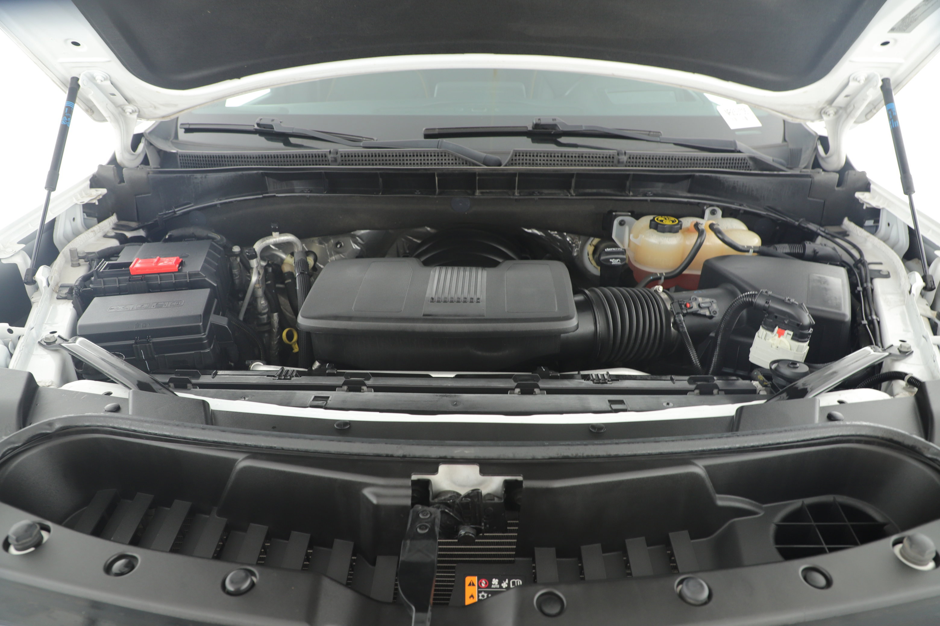 Used 2022 GMC Yukon AT4 w/ Technology Package image 6