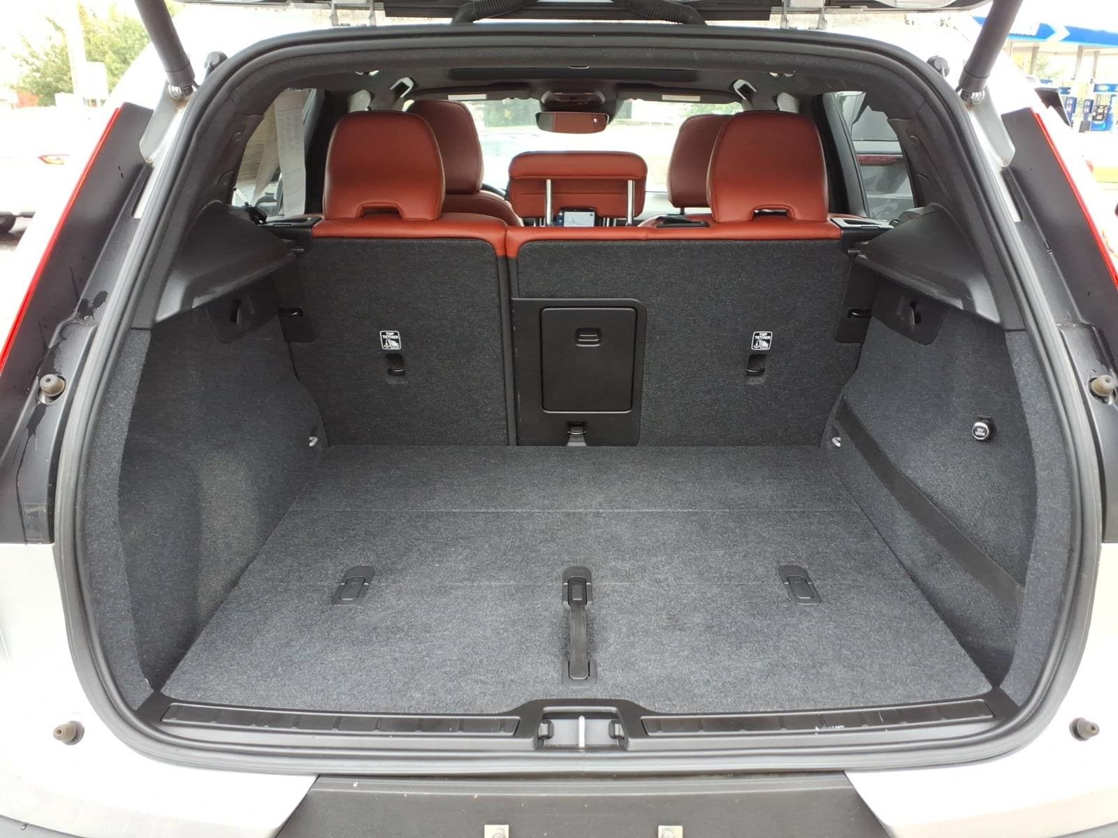 Used 2019 Volvo XC40 T5 Momentum AWD/4WD image 26
