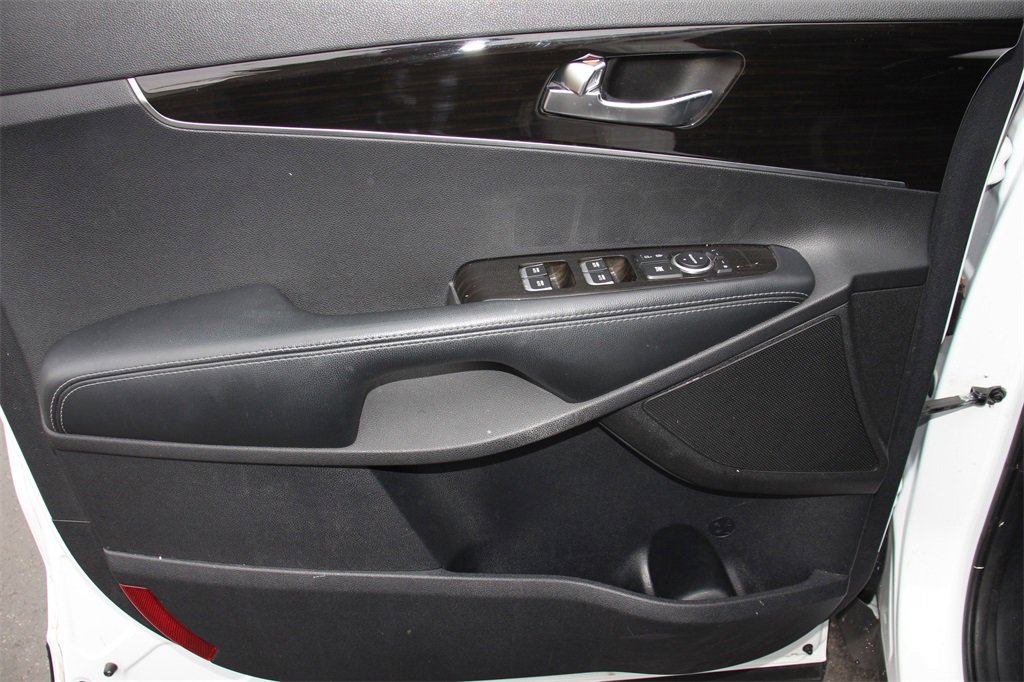 Used 2020 Kia Sorento S image 24