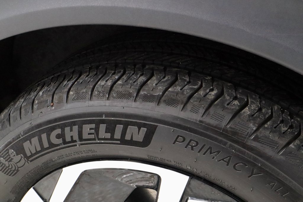 Used 2025 Chevrolet Equinox EV LT image 19