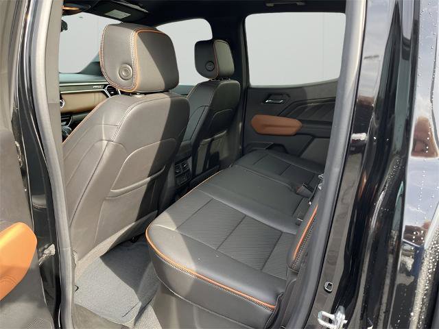 Used 2023 GMC Canyon AT4 w/ AT4 Premium Package image 21