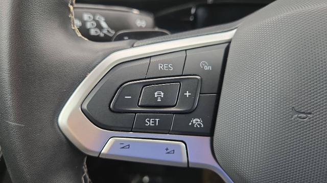 Used 2024 Volkswagen Atlas Cross Sport SE AWD/4WD image 17