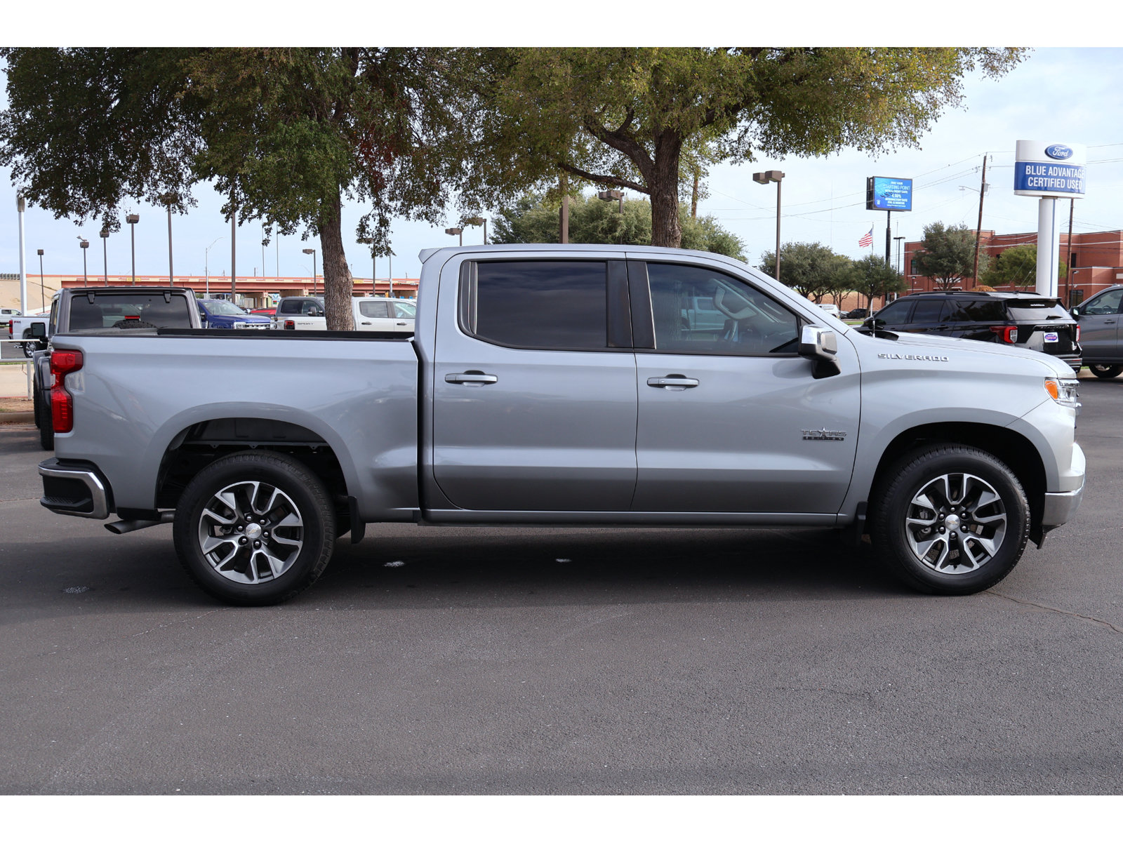 Used 2024 Chevrolet Silverado 1500 LT w/ Convenience Package II RWD image 12
