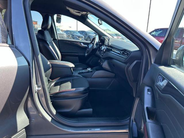 Certified 2025 Ford Escape ST-Line Select AWD/4WD image 9