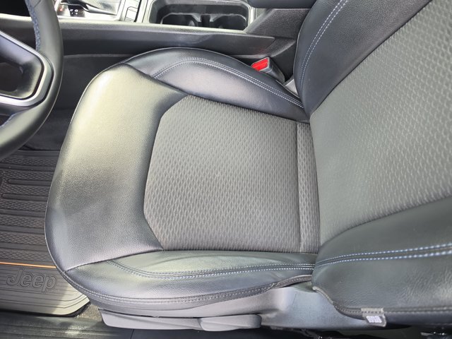 Used 2022 Jeep Compass Latitude w/ Sun and Sound Group FWD image 21