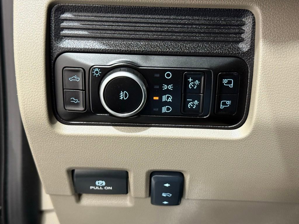 Certified 2025 Ford F450 Platinum w/ Platinum Plus Package image 33