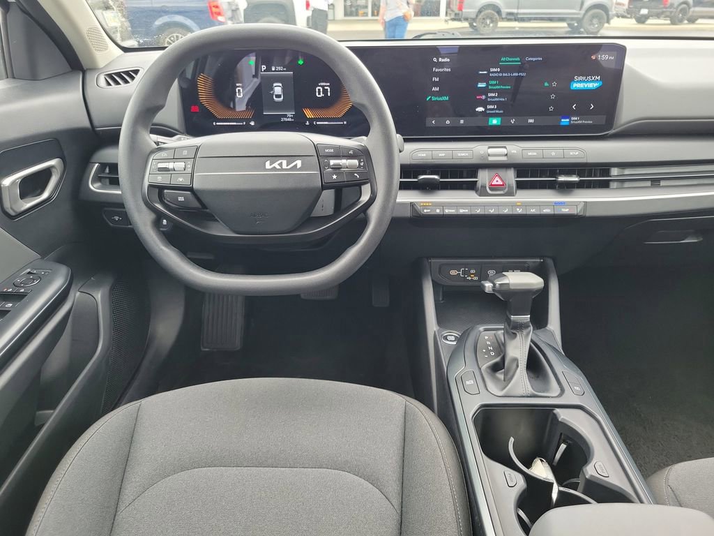 Used 2025 Kia K4 LXS image 12