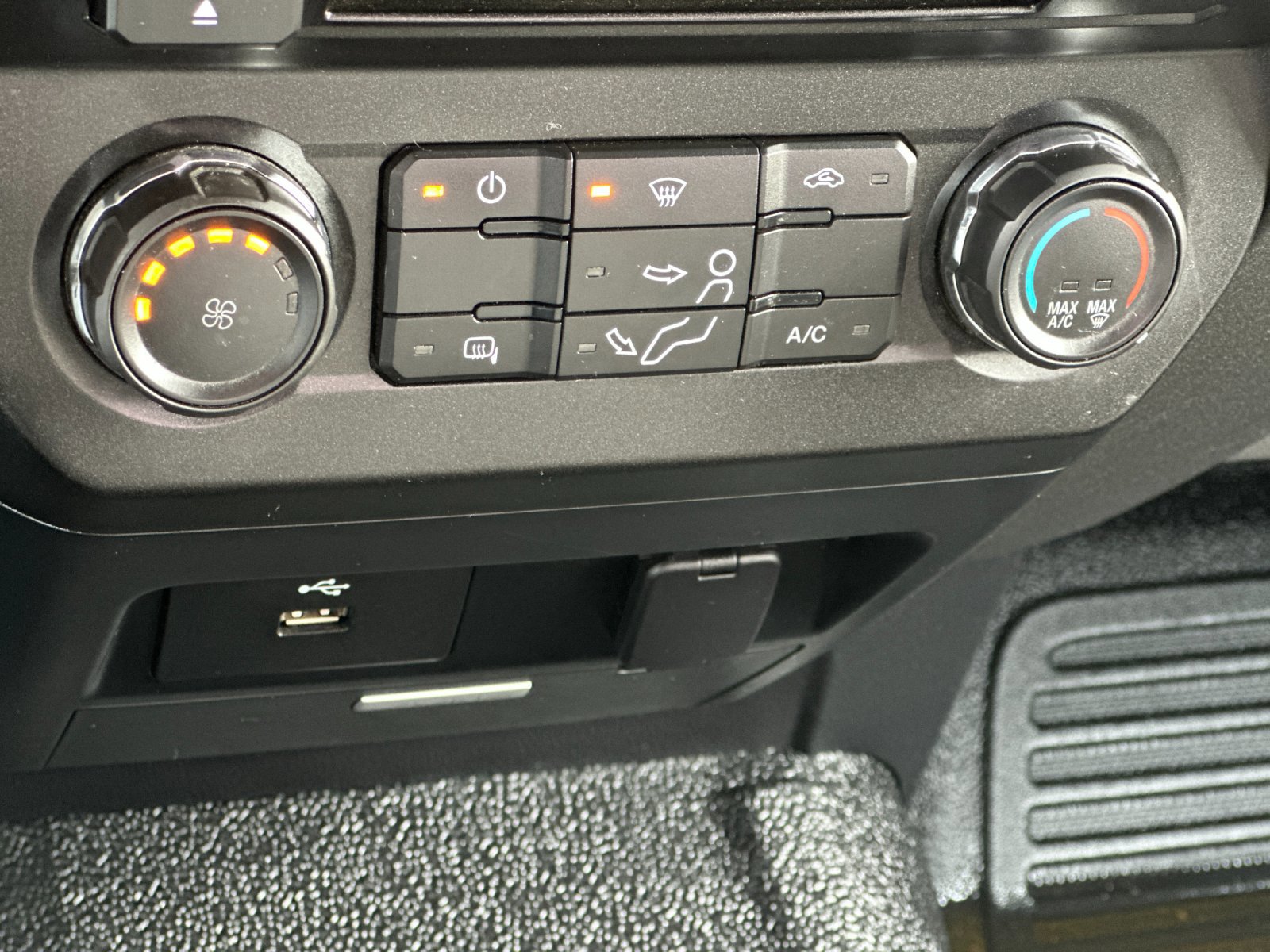 Certified 2018 Ford F350 XL w/ Power Equipment Group image 17