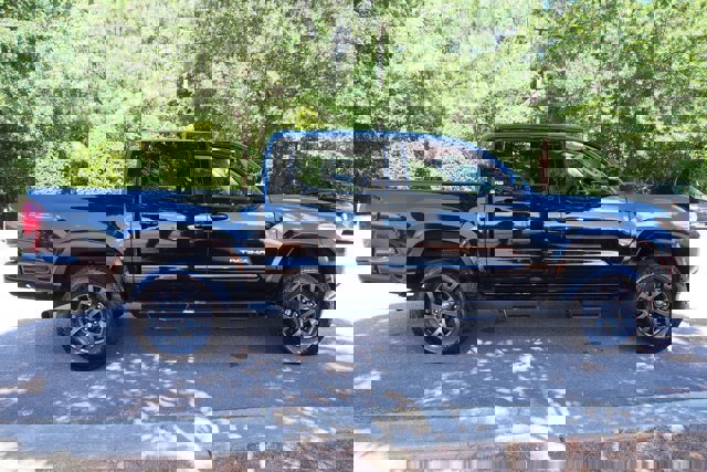 Used 2023 Toyota Tacoma SR5 AWD/4WD image 5