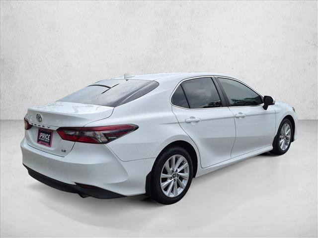 Used 2022 Toyota Camry LE FWD image 5