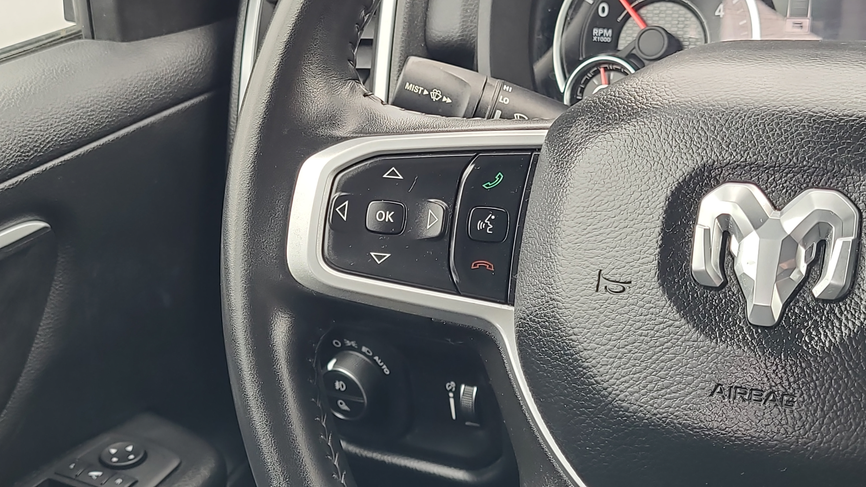 Used 2022 RAM 1500 Big Horn AWD/4WD image 14