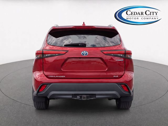 Used 2020 Toyota Highlander XLE AWD/4WD image 6