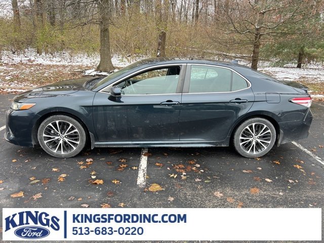 Used 2020 Toyota Camry SE image 1