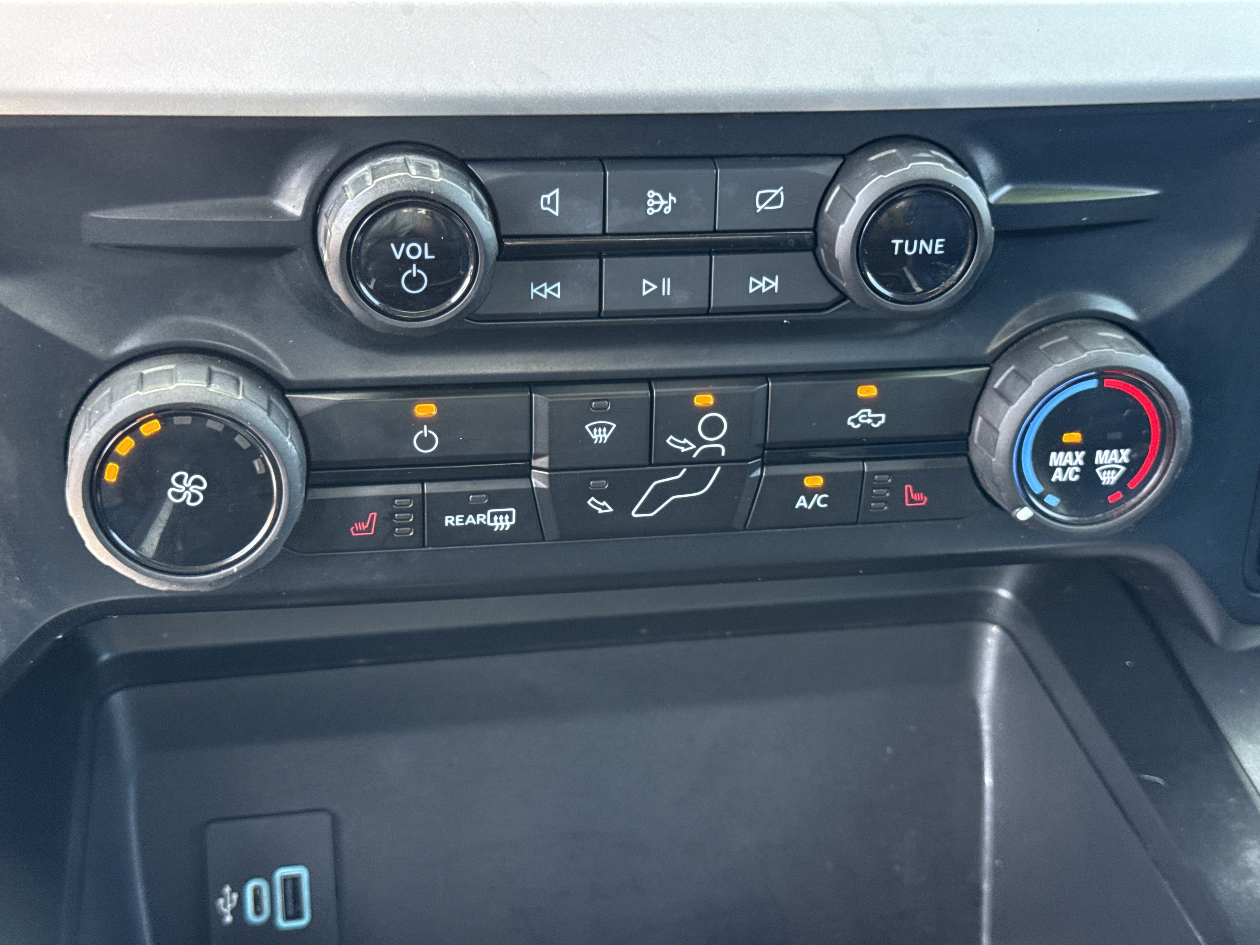 Certified 2023 Ford F350 XLT w/ XLT Premium Package AWD/4WD image 22