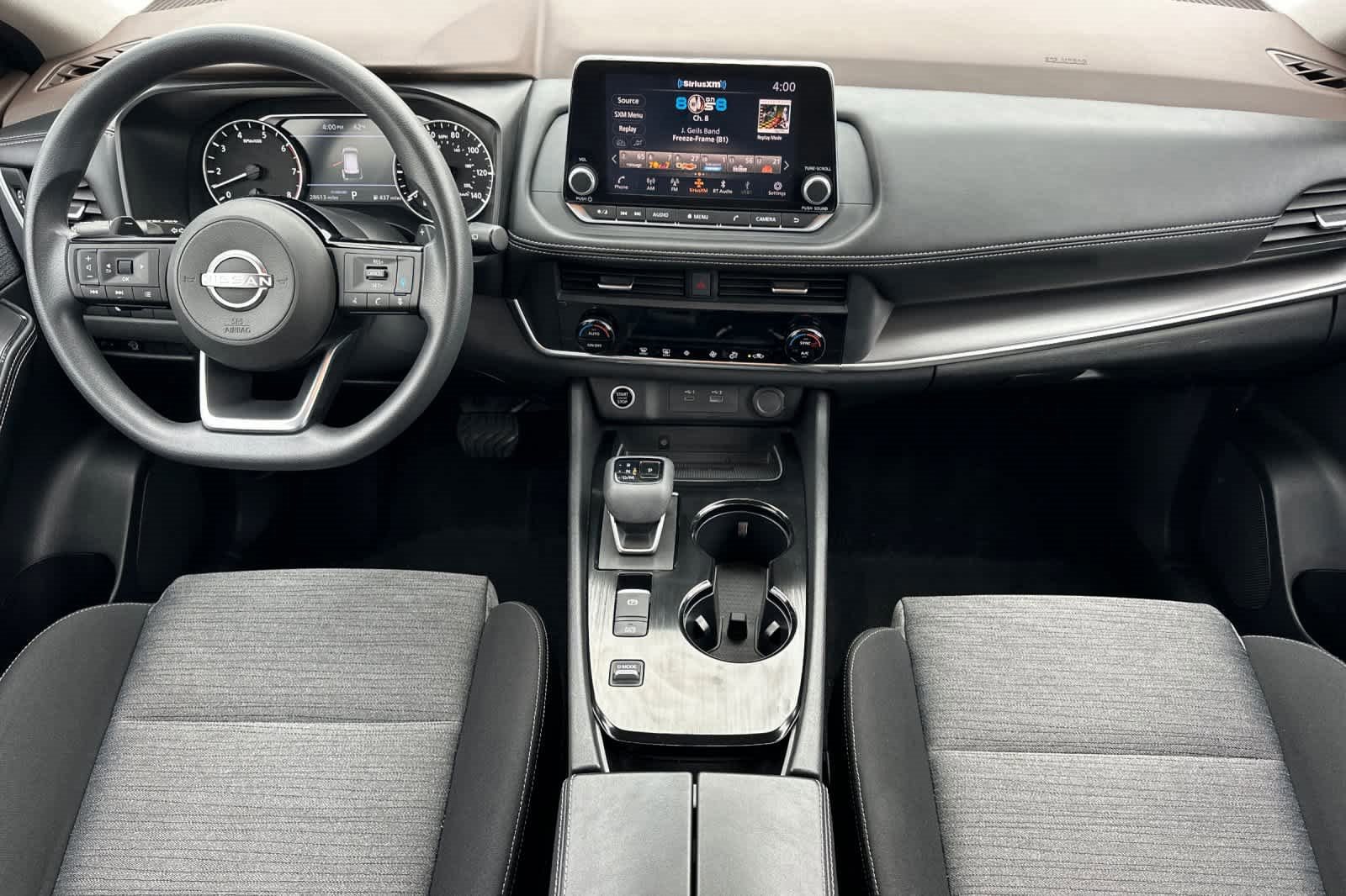 Used 2023 Nissan Rogue SV image 9