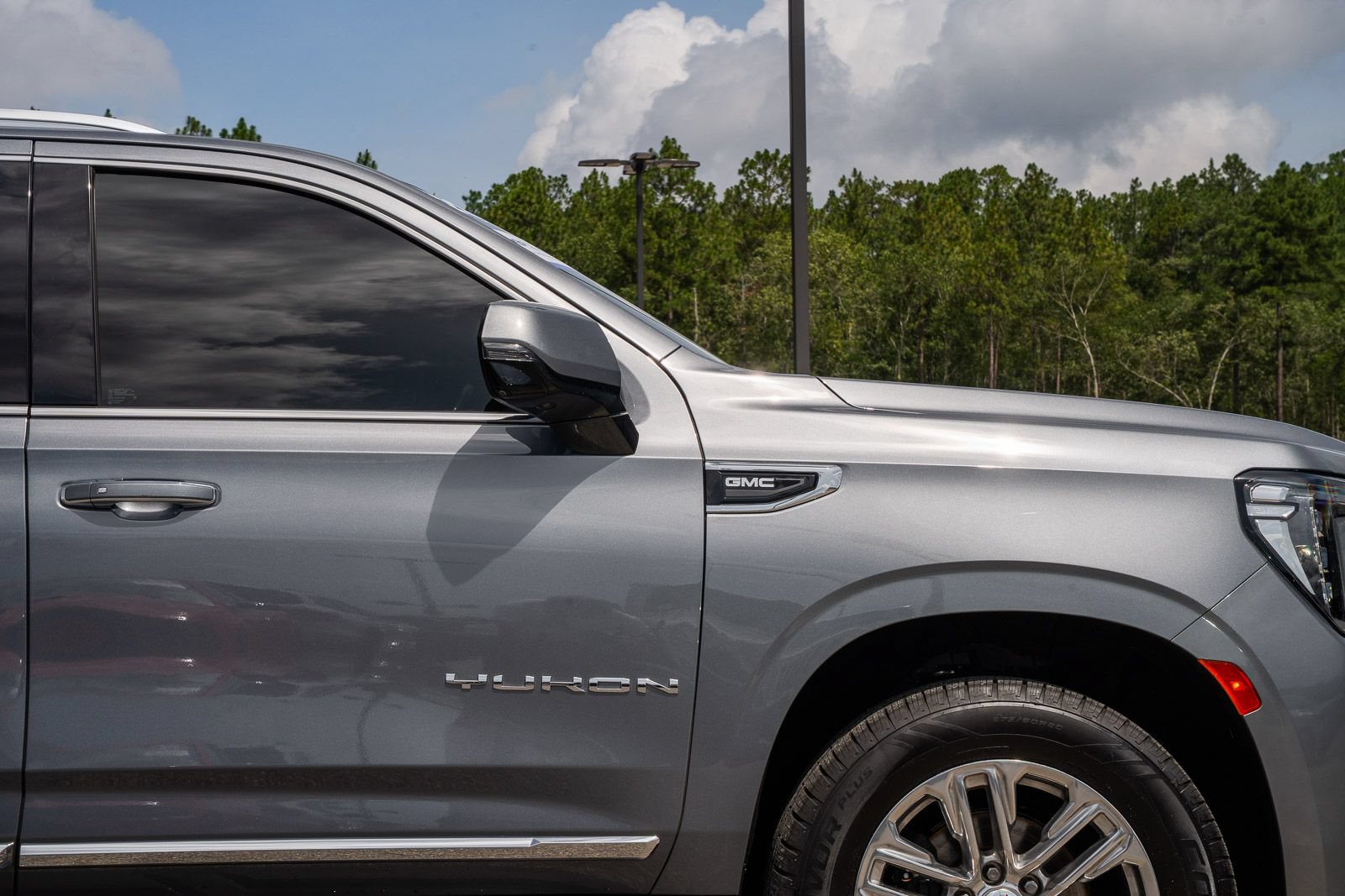 Used 2022 GMC Yukon SLT w/ SLT Premium Package RWD image 14