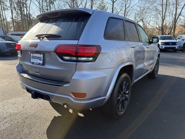 Used 2017 Jeep Grand Cherokee Altitude image 5