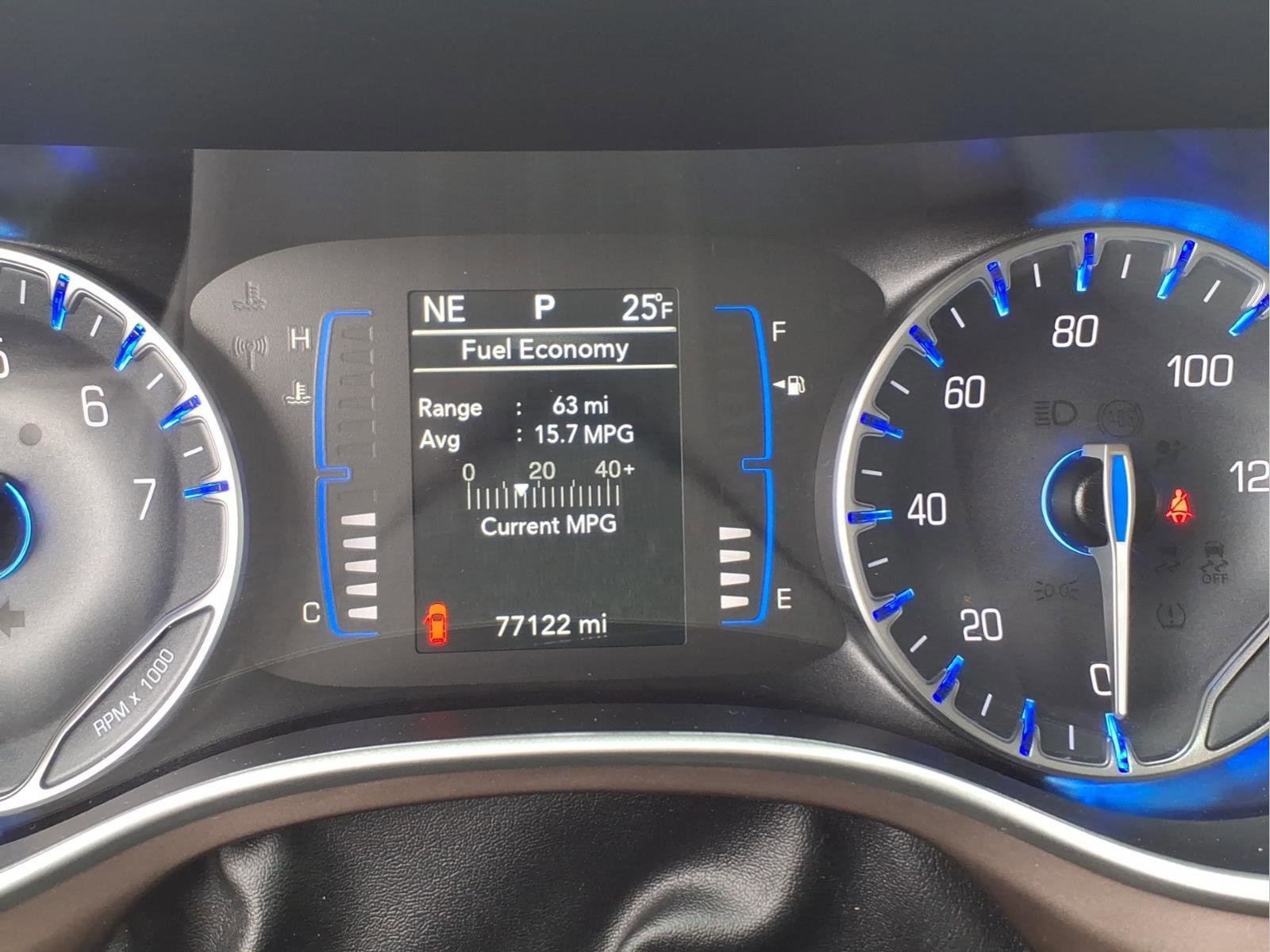 Used 2023 Chrysler Voyager LX image 16