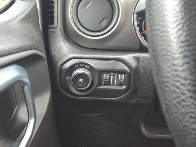 Used 2022 Jeep Wrangler Unlimited Sport AWD/4WD image 13