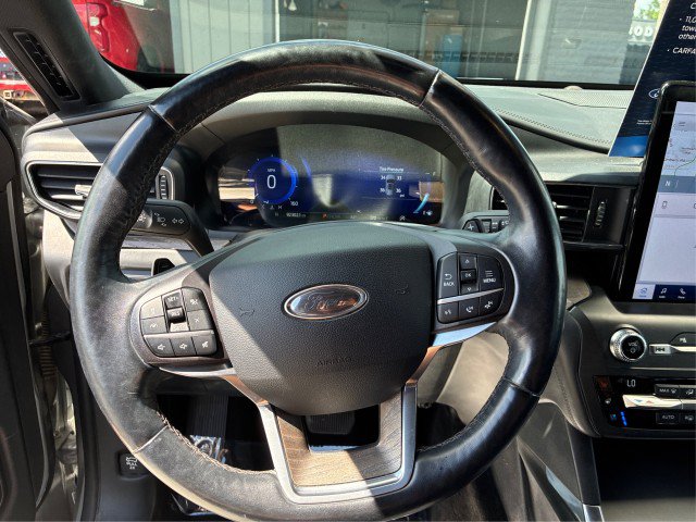 Certified 2020 Ford Explorer Platinum w/ Premium Technology Package AWD/4WD image 16