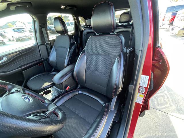 Certified 2025 Ford Escape ST-Line Select AWD/4WD image 17