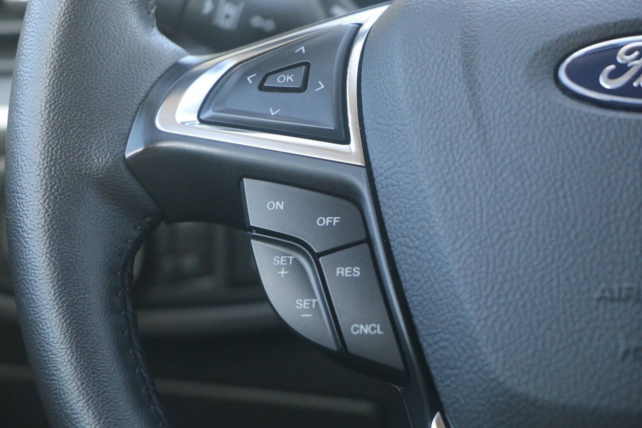 Certified 2024 Ford Edge SEL w/ Convenience Package AWD/4WD image 17