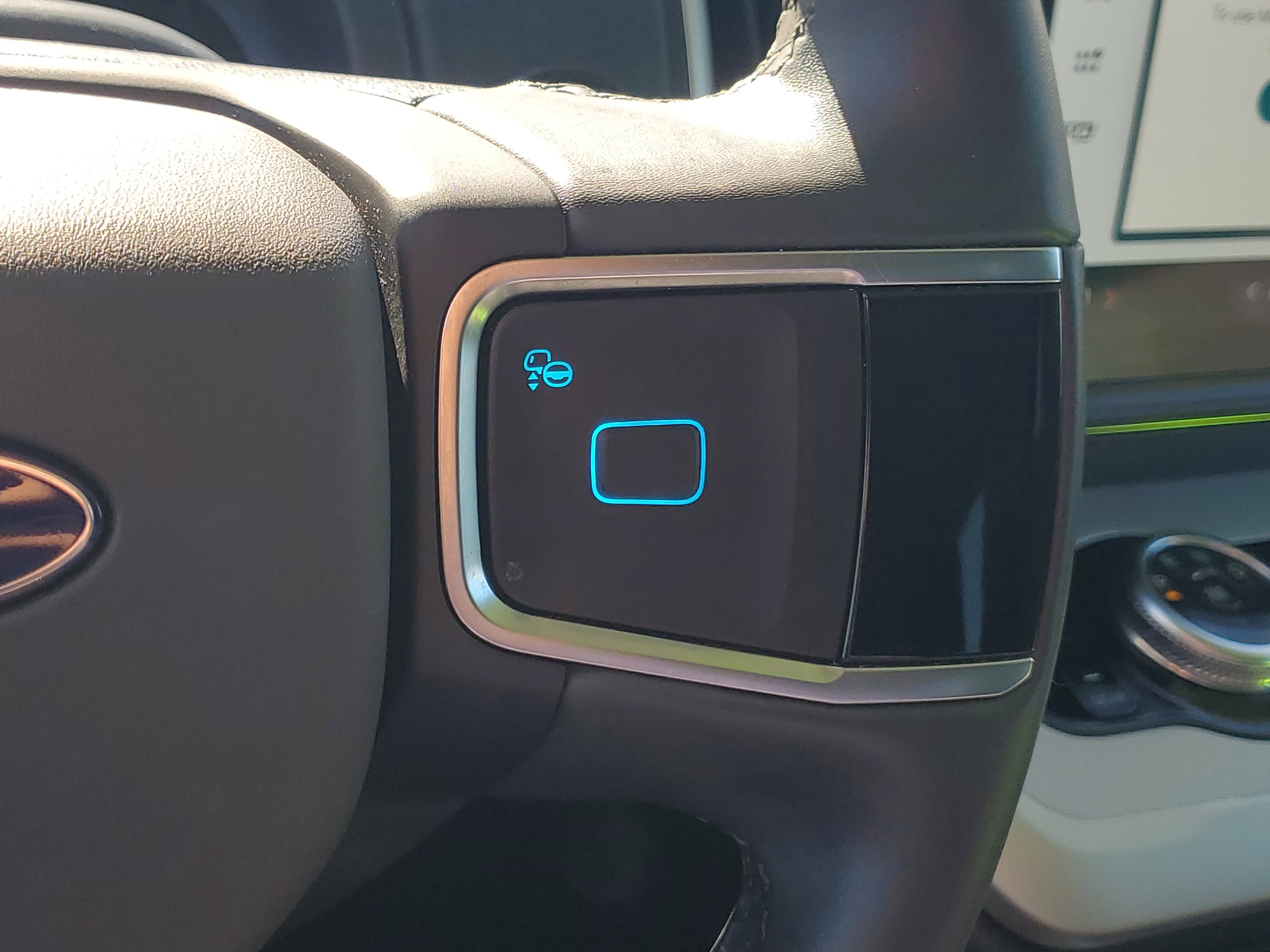 Certified 2025 Ford Expedition Active image 26