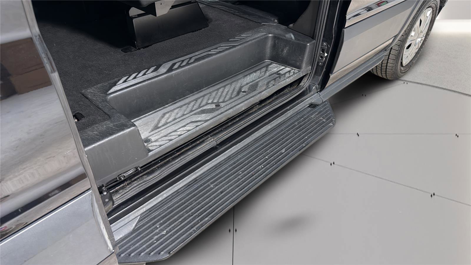 Certified 2023 Ford Transit 350 XLT RWD image 31