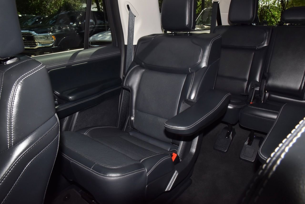Certified 2025 Ford Expedition Max Platinum w/ Driver's Package AWD/4WD image 20